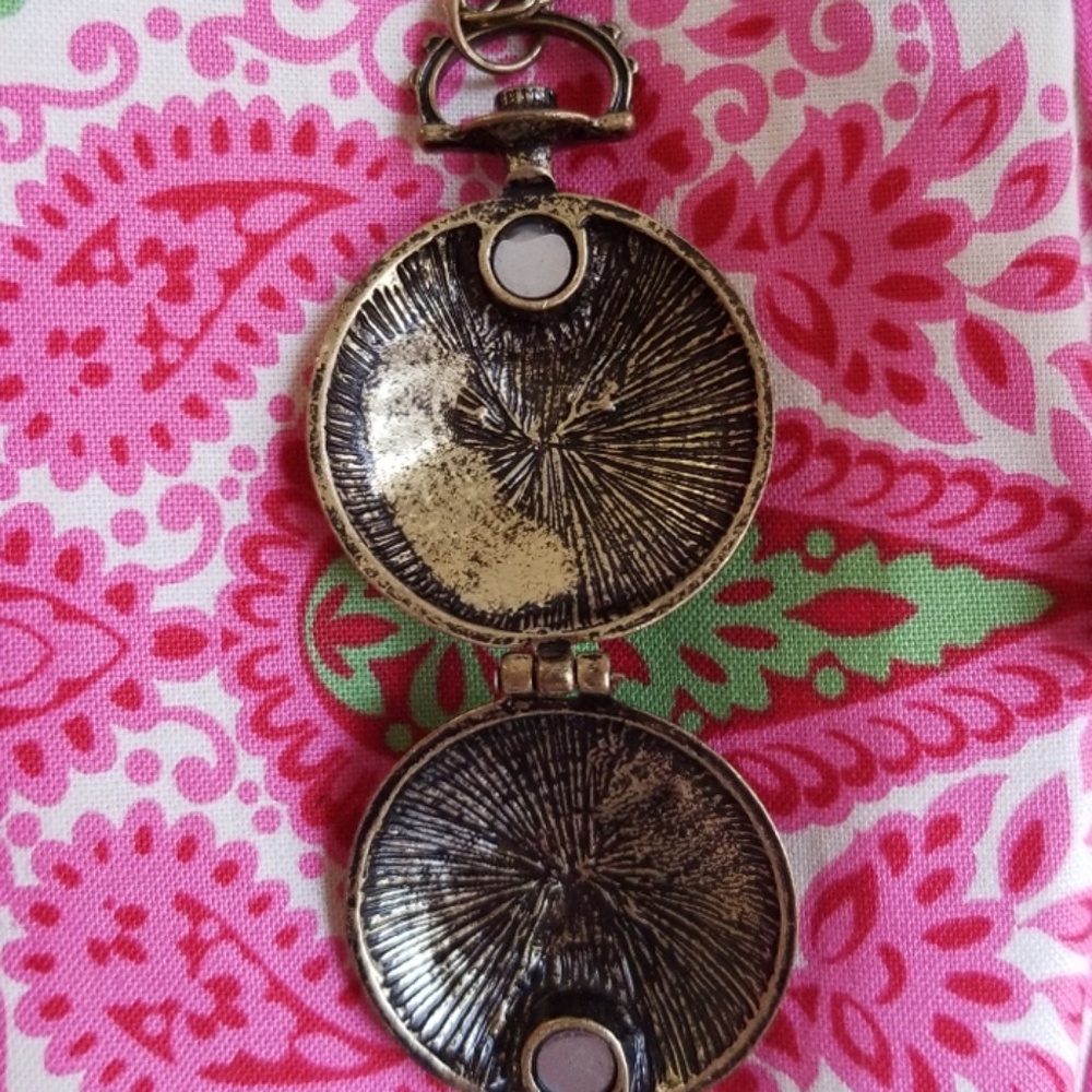 Owl Locket 🦉 - Picture 2 of 2